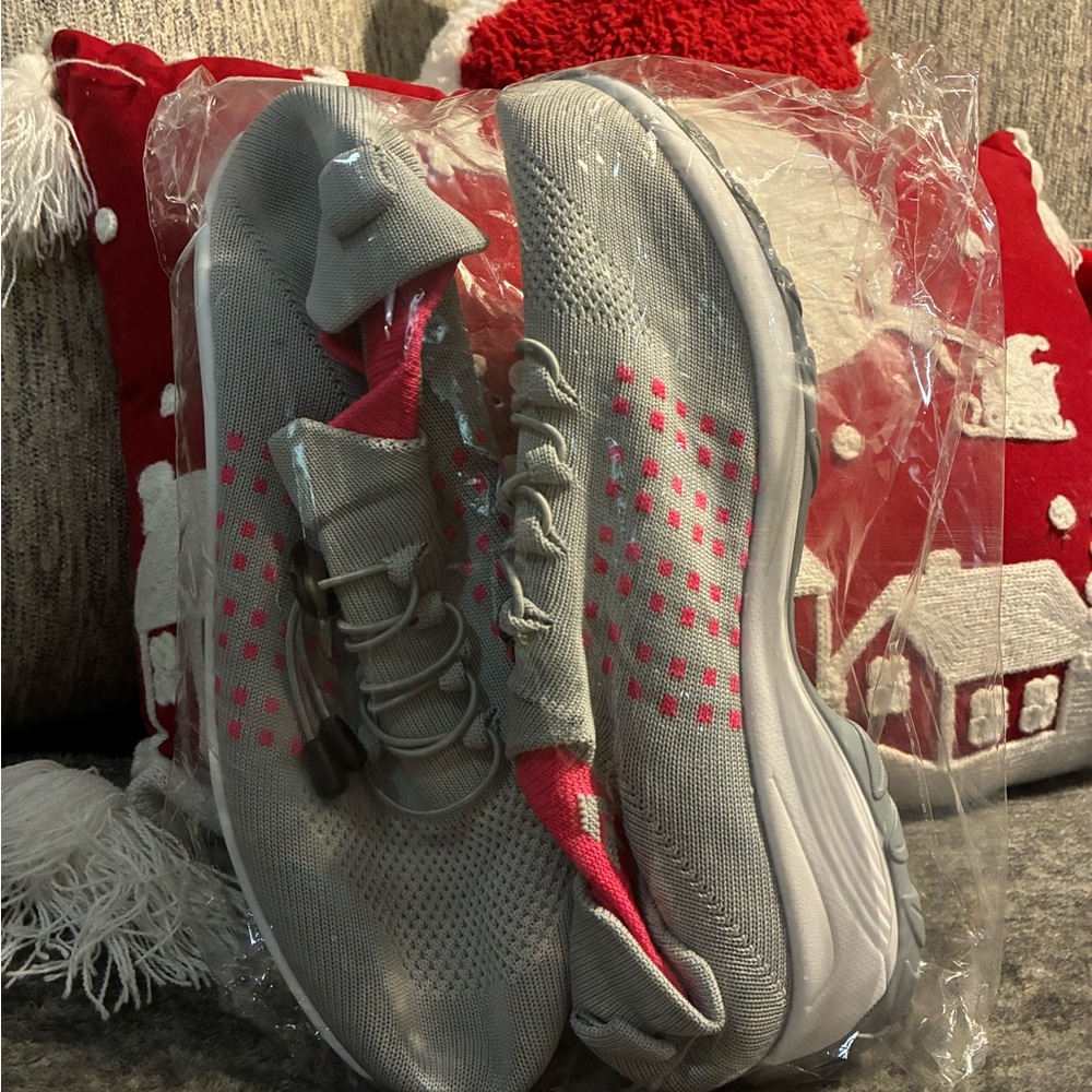 OrthoFit Gray and Pink Women's Sneakers - Picture 3 of 5